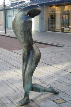 Statue in the Stationsstraat